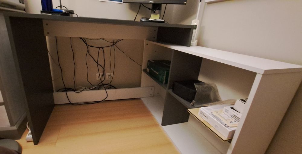 Bureau d'angle r�versible, blanc et gris. 35 Argenteuil (95)