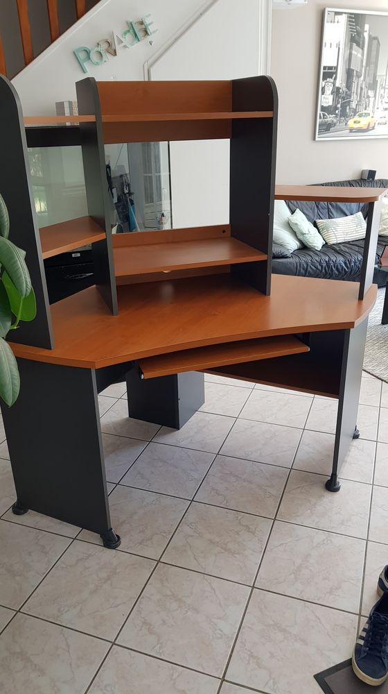 Bureau d'angle 99 Irigny (69)