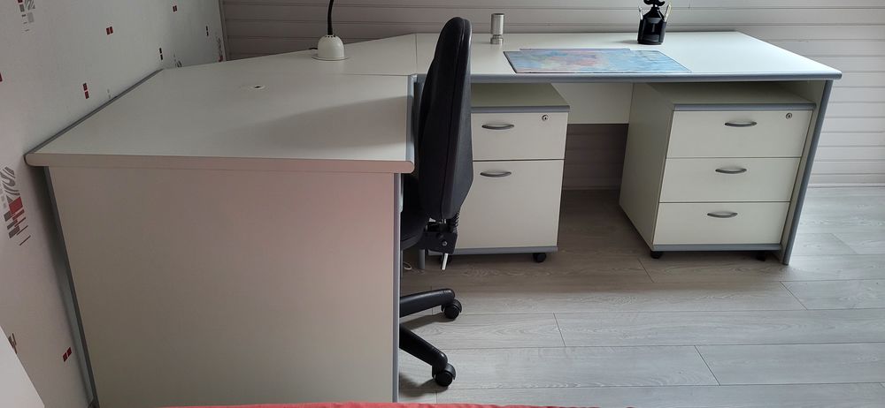 Bureau d'angle 170 Nangis (77)