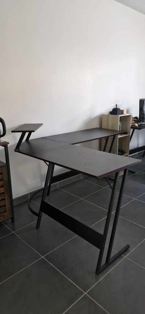 bureau d'angle 100 Montauban-de-Bretagne (35)