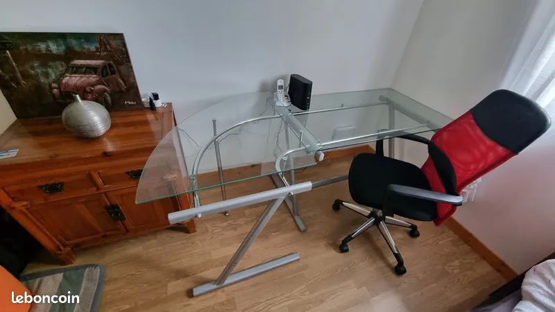 Bureau d'angle 60 La B�tie-Montgascon (38)