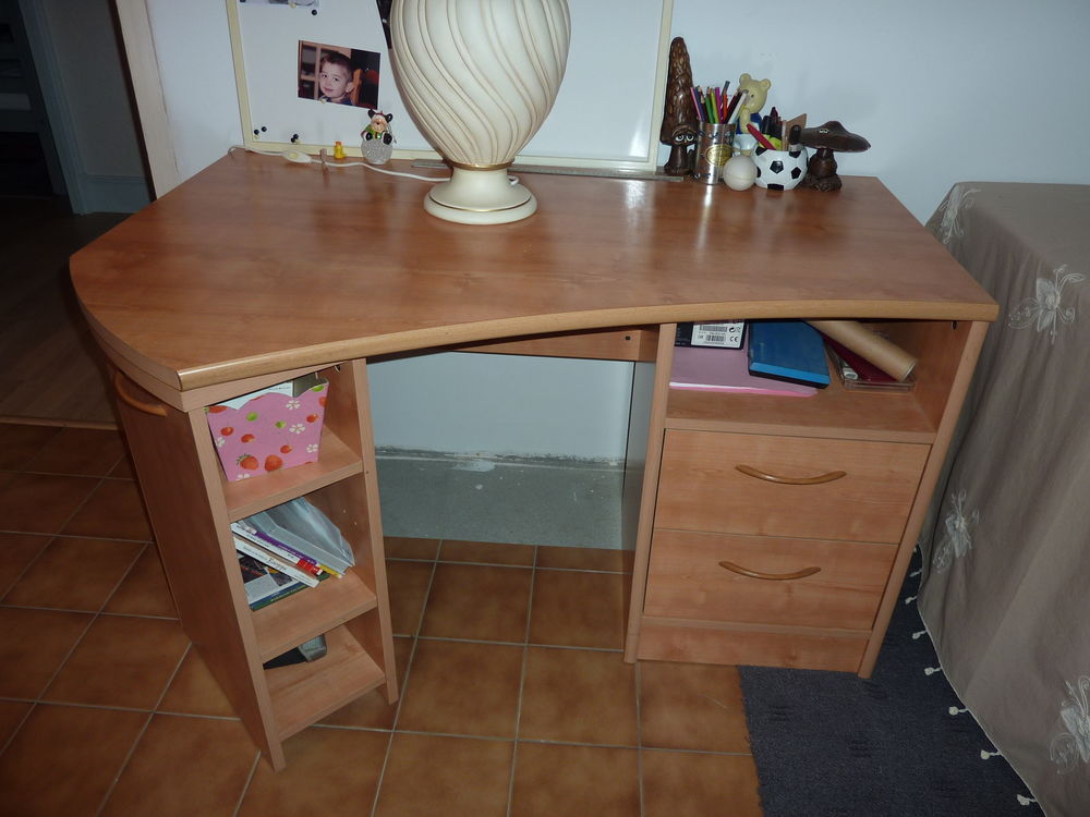 BUREAU AVEC ETAGERE ESCAMOTABLE 55 Mercurey (71)