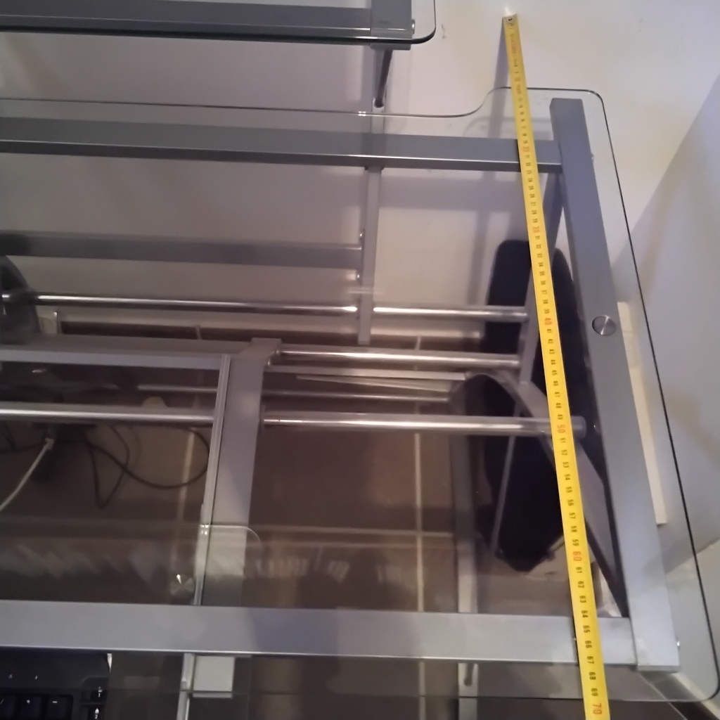 Bureau avec pieds en fer et tablettes en verre 60 Sorgues (84)