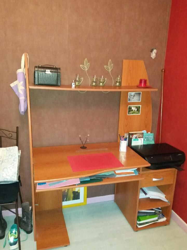 TB BUREAU AVEC TABLETTE INFORMATIQUE ET TIROIR
50 Reims (51)