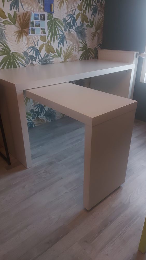 Bureau avec tablette IKEA 80 Saint-Georges-sur-Eure (28)