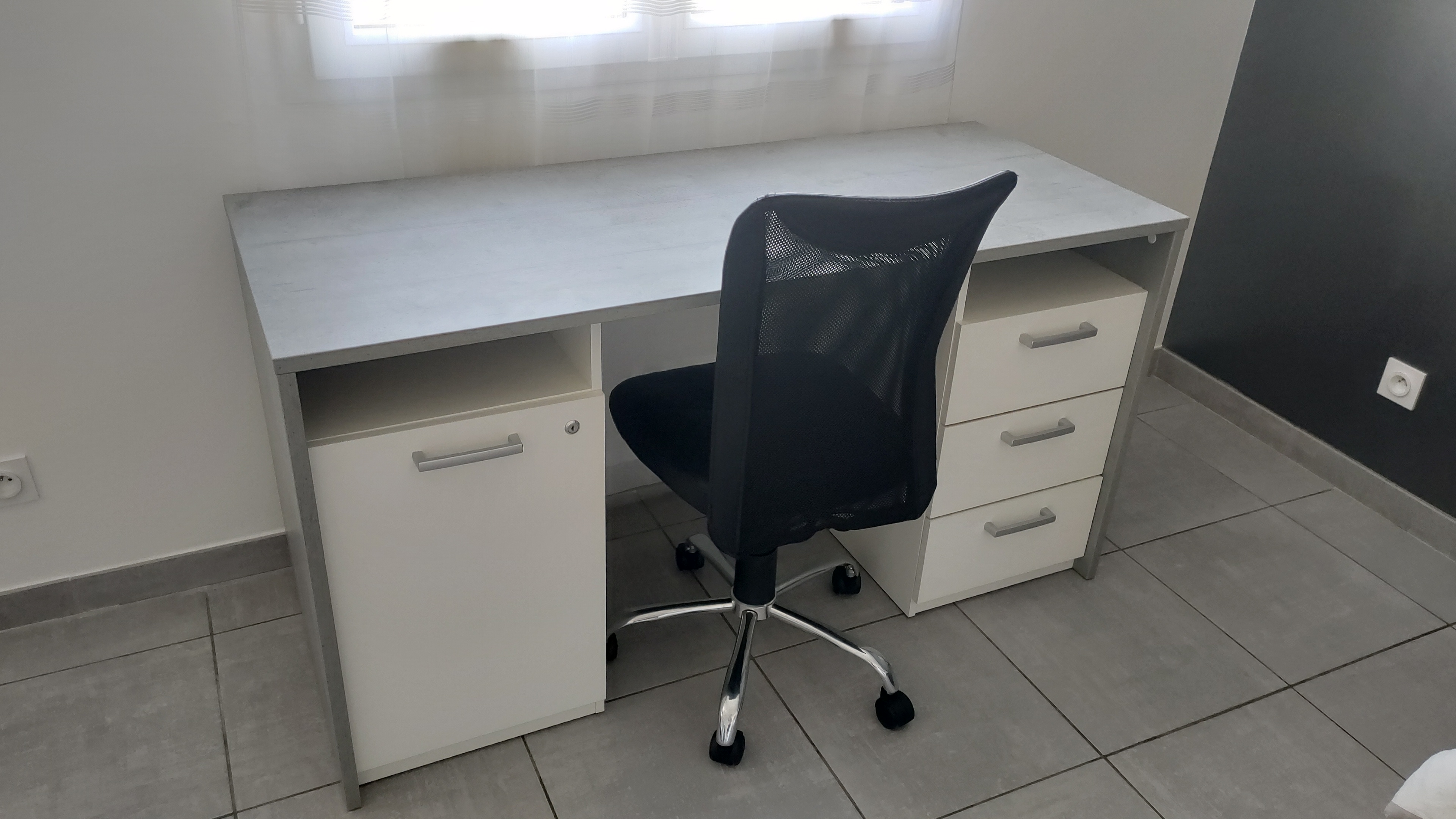 Bureau Bicolore � Effet B�ton & Fauteuil de Bureau Luxe 120 Maureilhan (34)