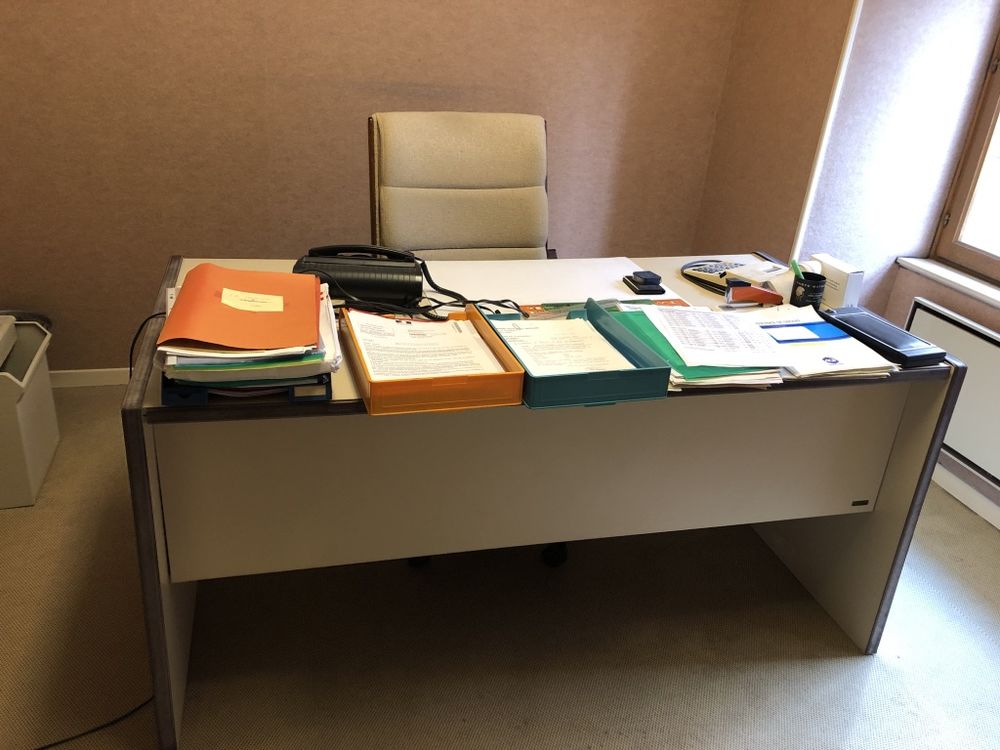 bureau blanc avec tiroir 89 Reims (51)