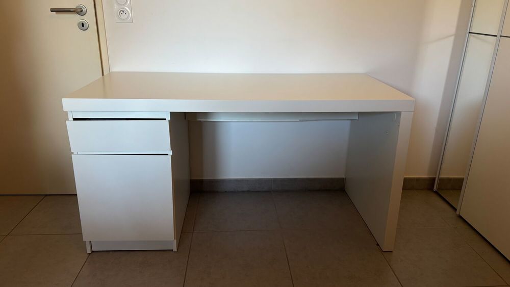 Bureau blanc 100 Angers (49)