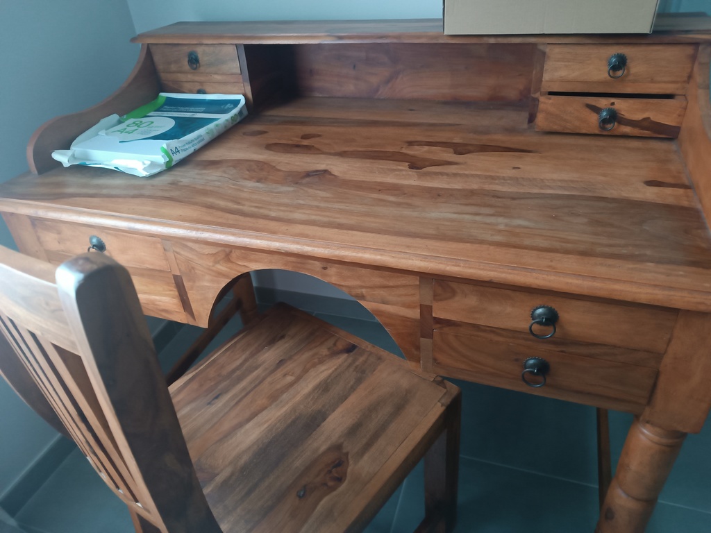 Bureau en bois avec tiroirs 250 Montsaugeon (52)