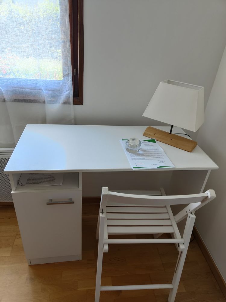 bureau bois blanc 40 Guilherand-Granges (07)