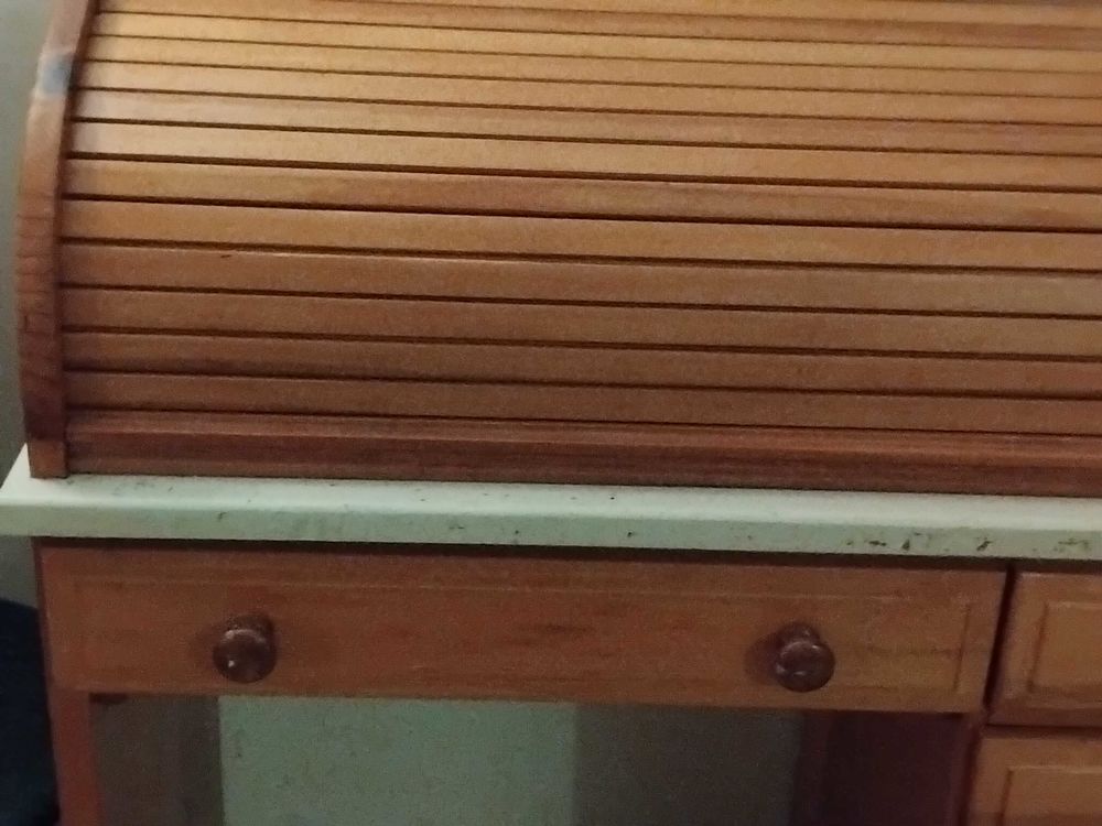 Bureau en bois  fermoir  accord�on 200 Guyancourt (78)