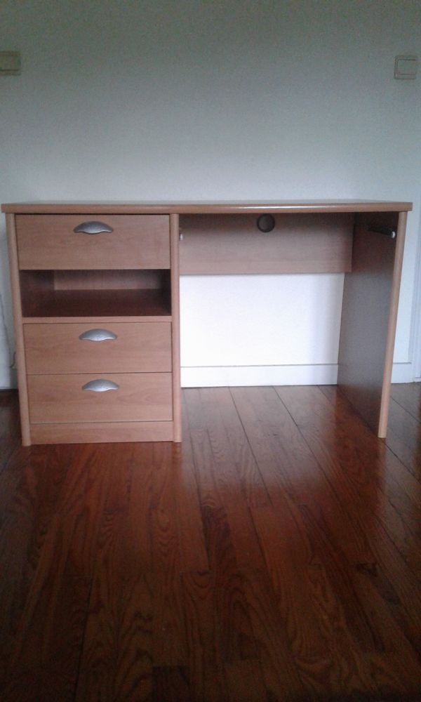 Bureau bois marque Giraud 40 Bo�ge (74)