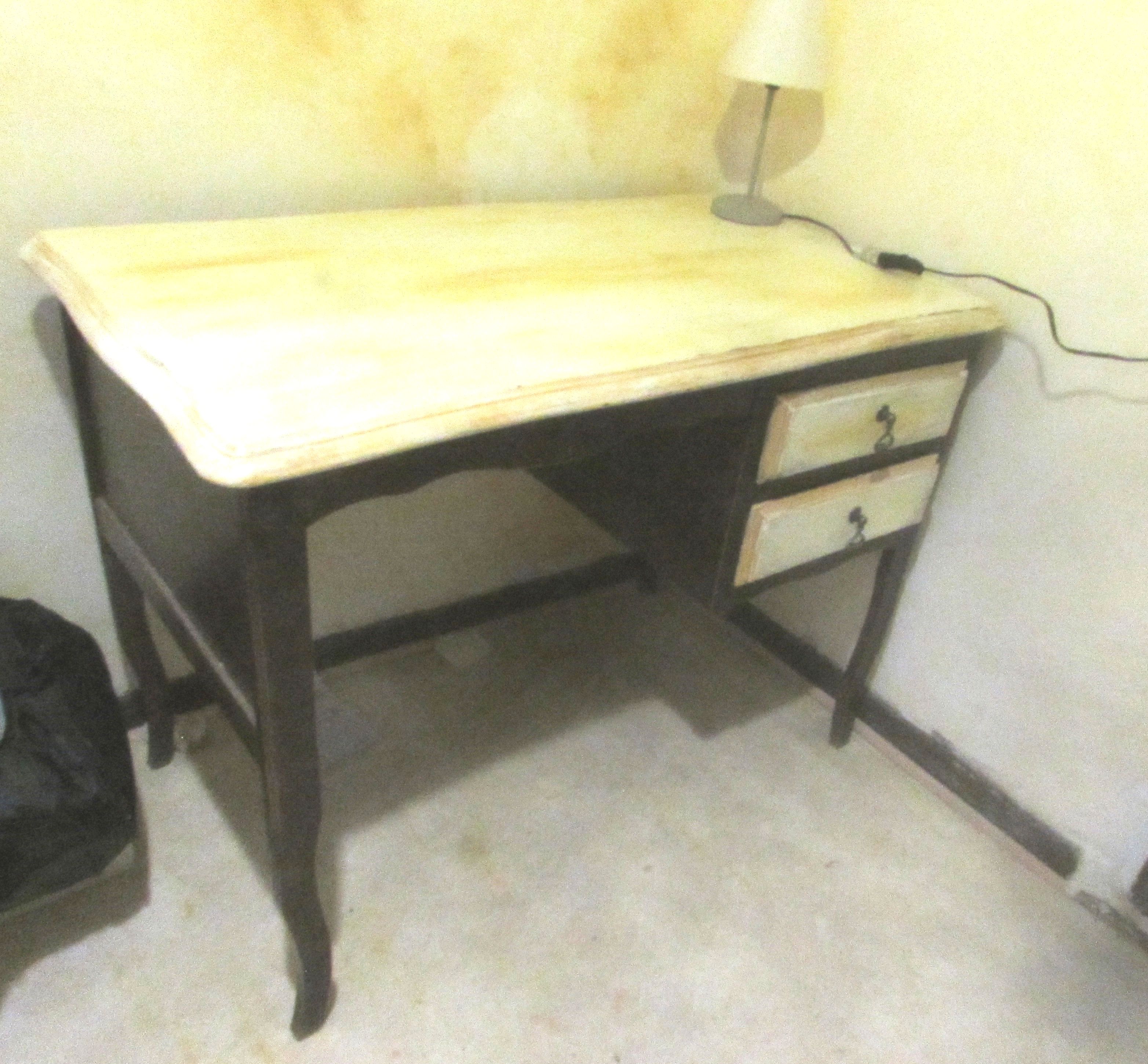 bureau en bois  patine jaune et bois 20 La Souterraine (23)