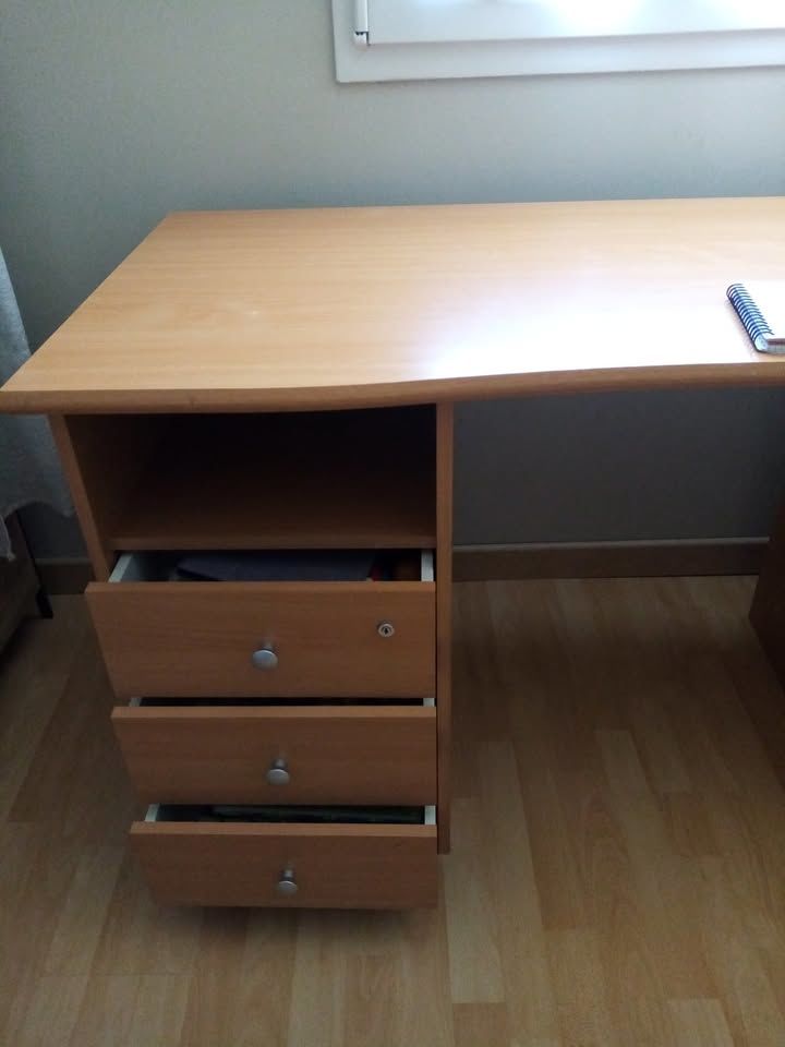 bureau en bois 30 Taradeau (83)