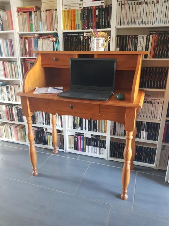 Bureau  bonheur du jour  125 Valr�as (84)