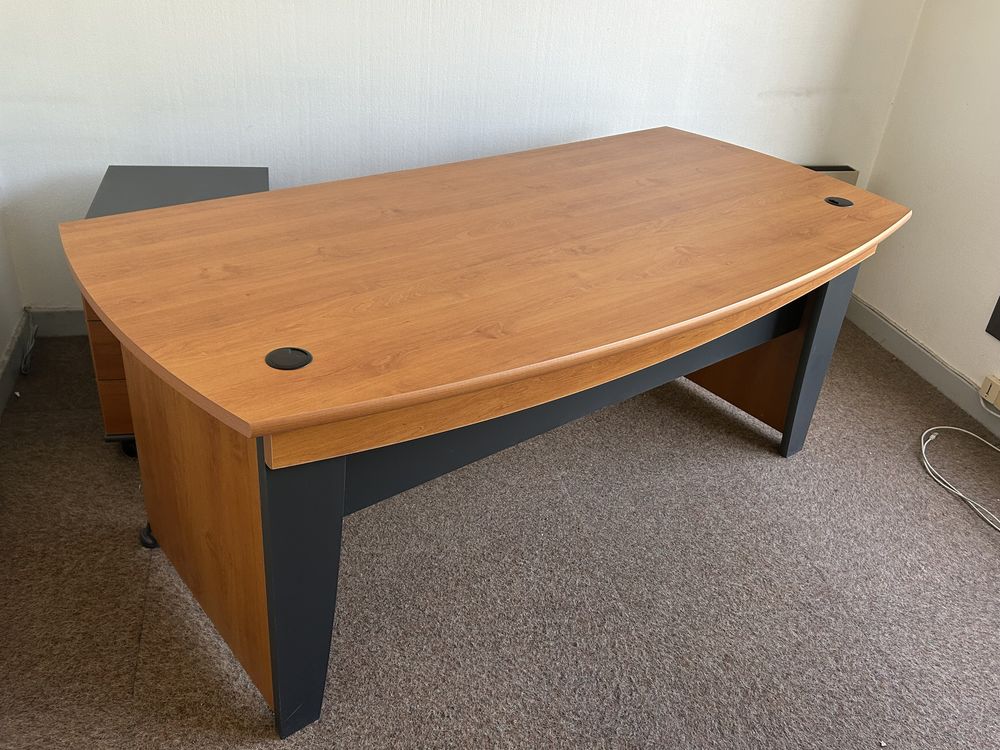 BUREAU + CAISSON + ARMOIRE BASSE 200 Pierrelatte (26)