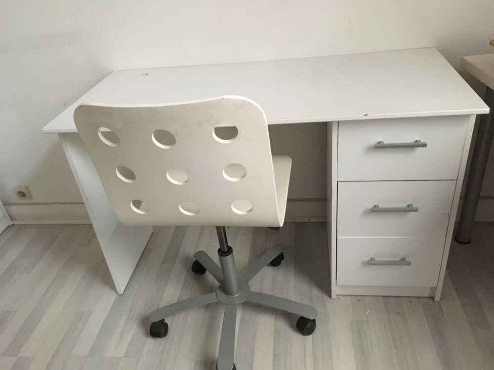 Bureau et chaise blanche 70 Clichy (92)
