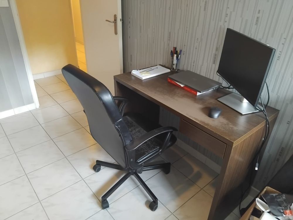 Bureau + chaise IKEA 40 Franconville (95)