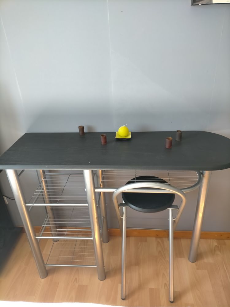 Bureau et chaise 30 Brindas (69)