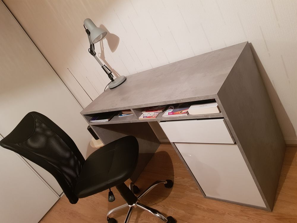 BUREAU ET CHAISE 50 Villefranche-sur-Sa�ne (69)