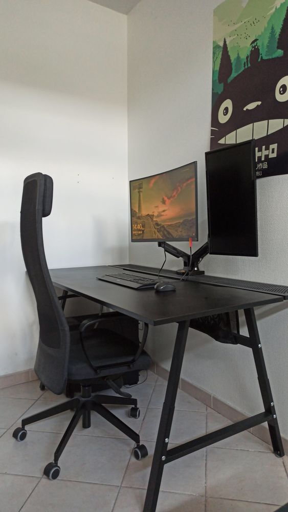 Bureau et sa chaise 200 Montigny-l�s-Metz (57)