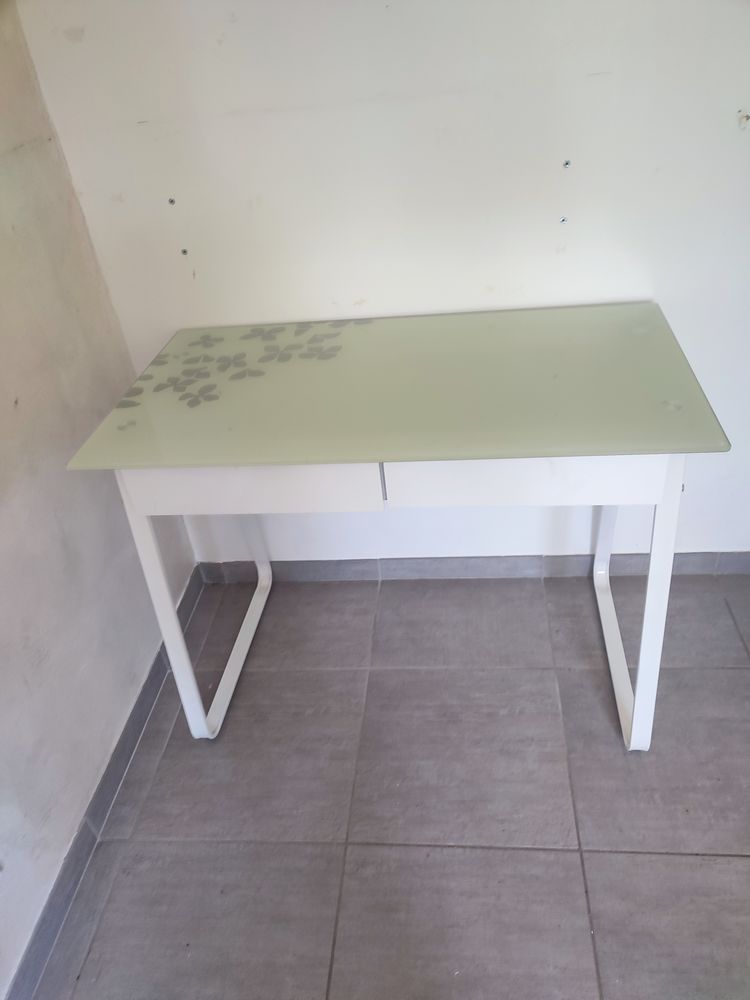 Bureau de chambre avec 2 tiroirs 50 Marguerittes (30)