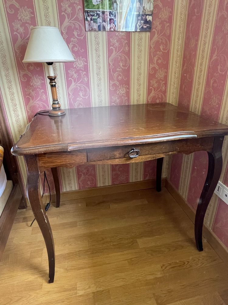 bureau  ch�ne  massif 95 Cusset (03)