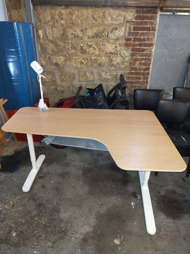 Bureau design neuf avec lampe et port USB 80 Colombes (92)