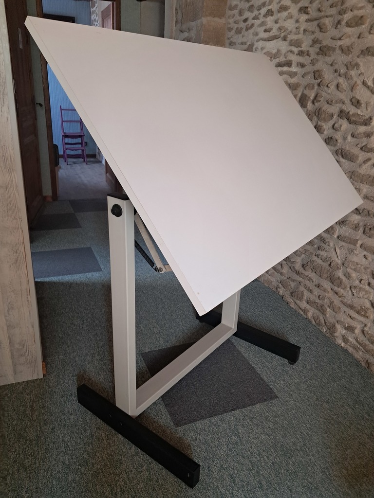 Bureau � dessin inclinable r�glable 150 Ch�tillon-Saint-Jean (26)