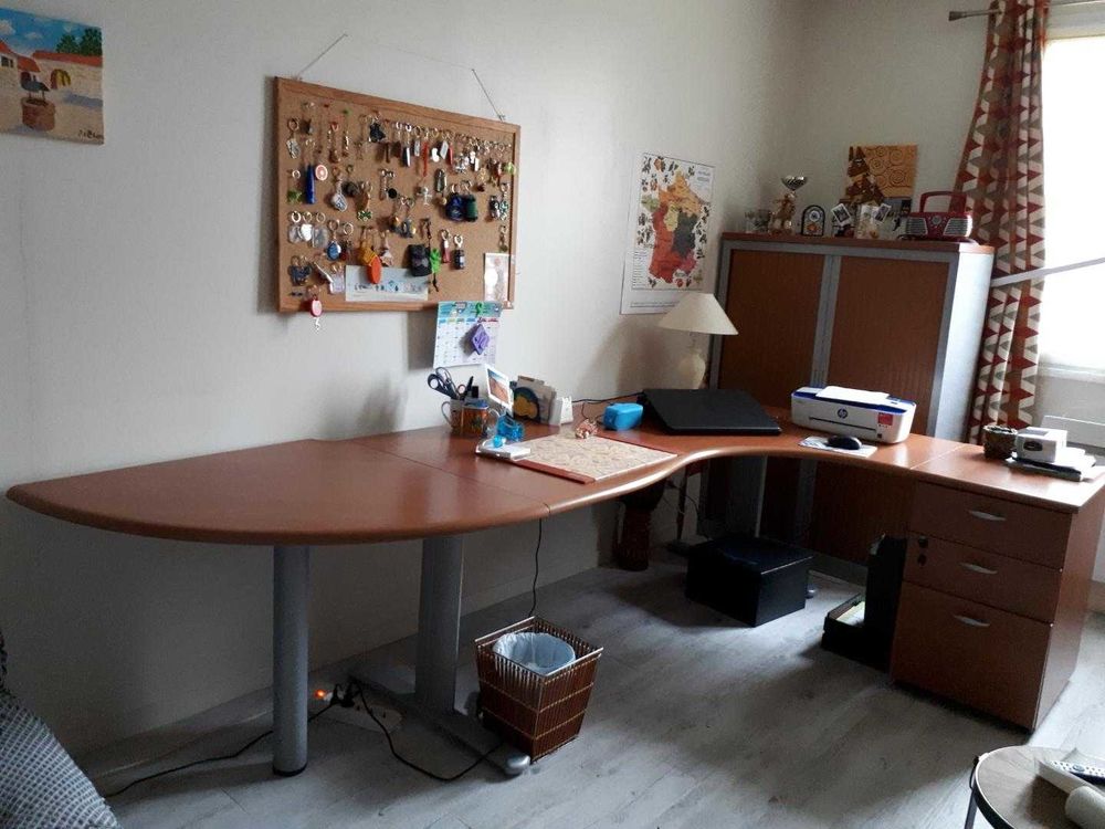 Bureau direction excellent �tat 240 Croutelle (86)