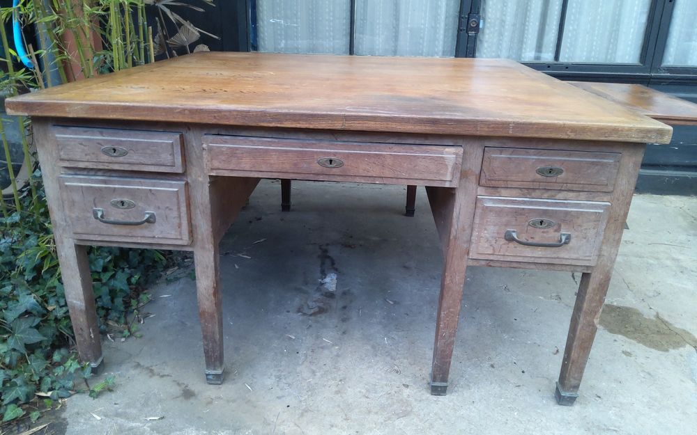 Bureau double d'administration. 250 Talence (33)