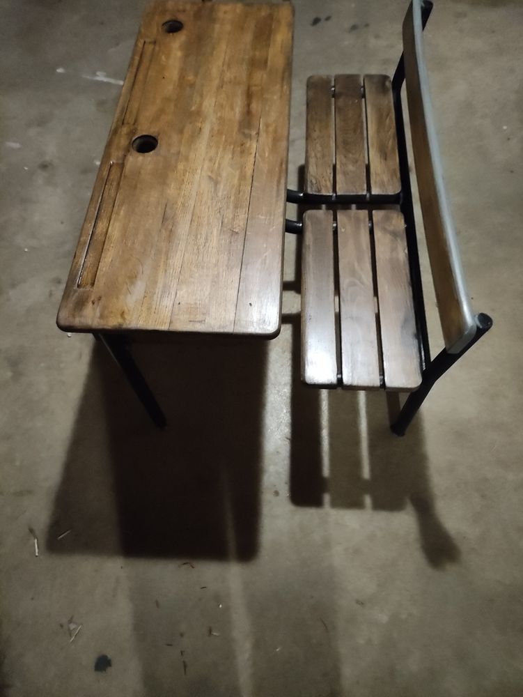 bureau double �colier maternelle. 75 Poligny (39)