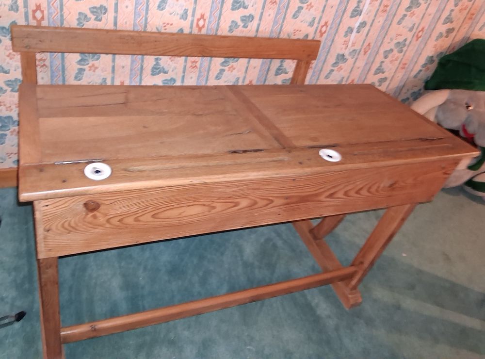 Bureau d'�cole en bois 60 Saint-B�rain (43)