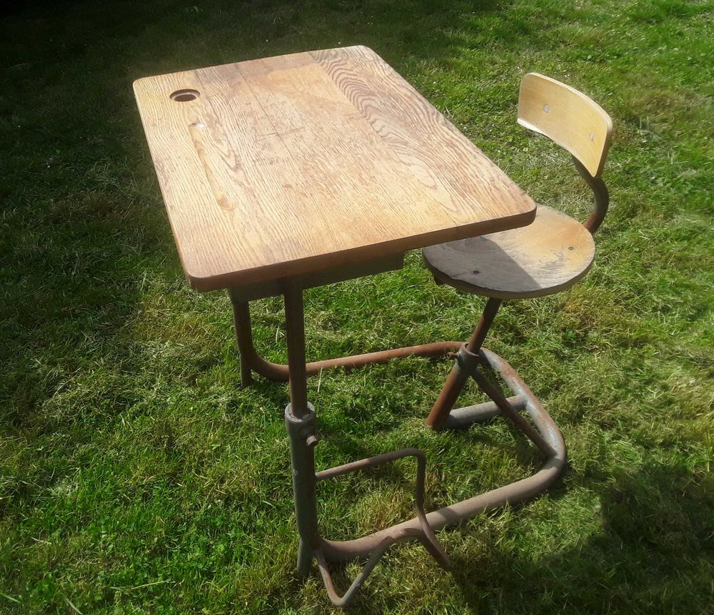 bureau d'�colier �  restaurer 30 Cambrai (59)