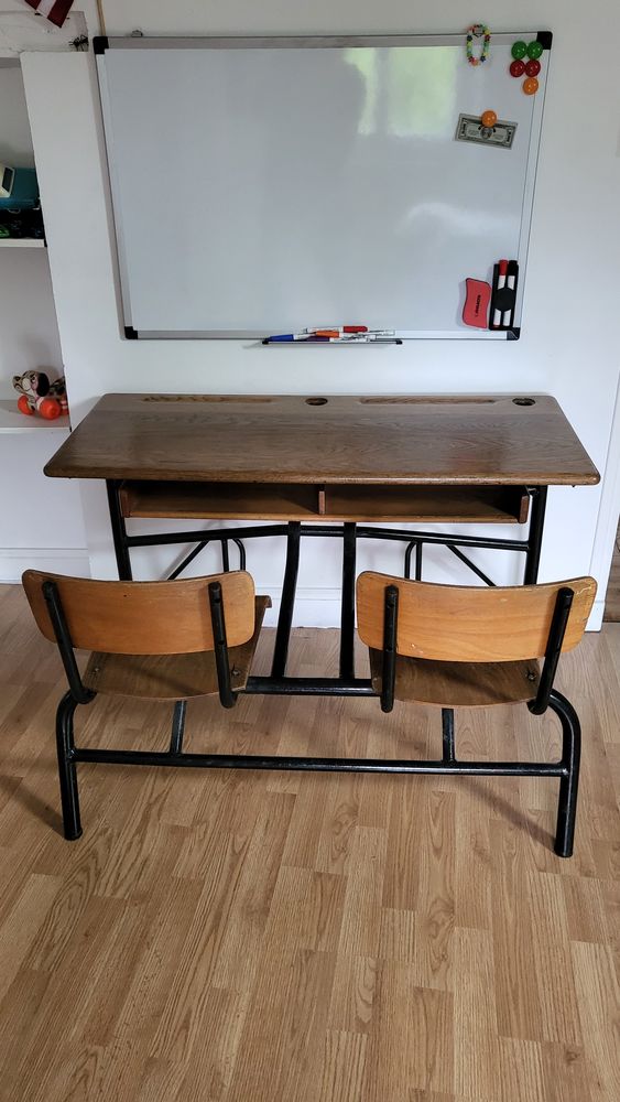 Bureau d'�coliers r�tro deux places 40 Provins (77)