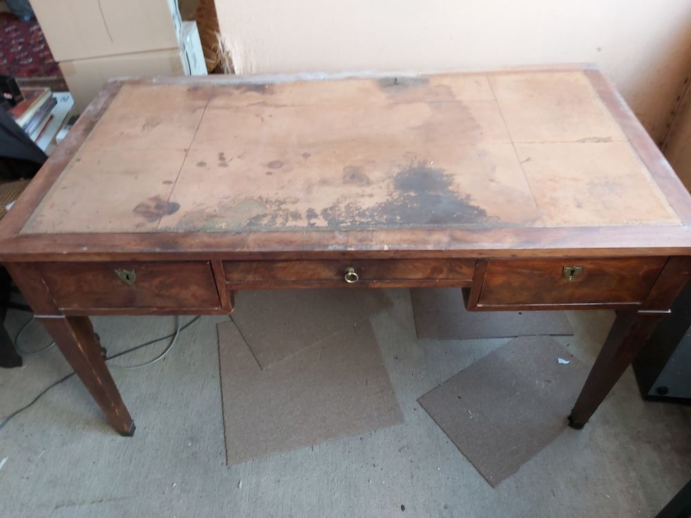 Bureau empire 0 Saint-Cloud (92)