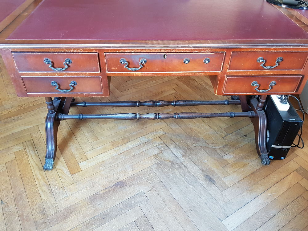 bureau encien 250 Antibes (06)