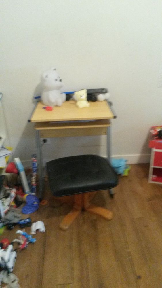 Bureau enfant avec siege 30 Tarbes (65)