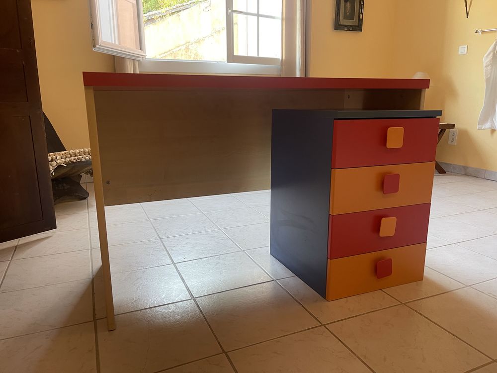 bureau enfant avec caisson i 150 Pont-Saint-Esprit (30)