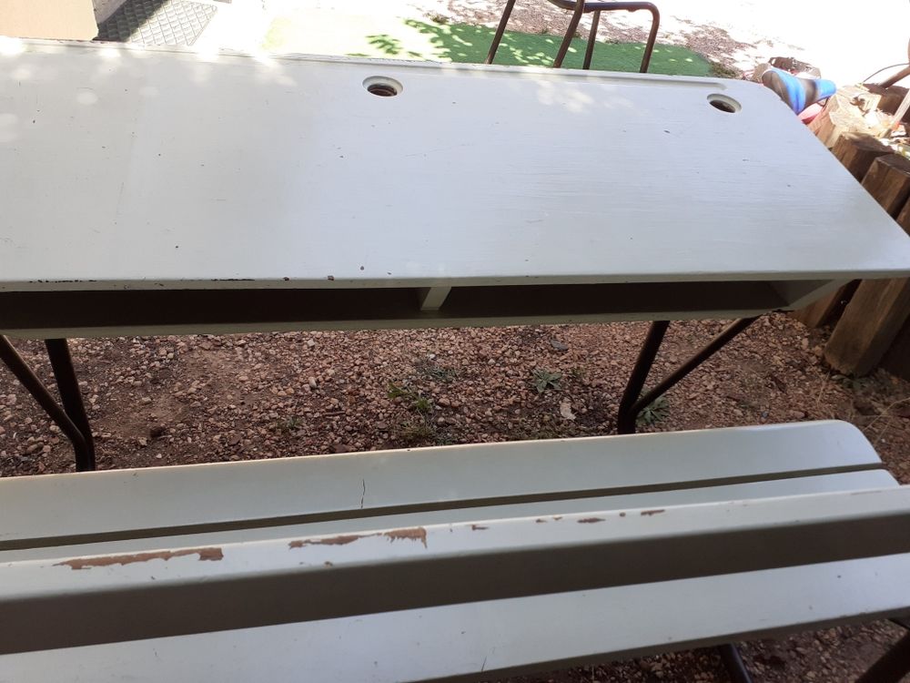 Bureau enfant 2 place 8 Corcelles-en-Beaujolais (69)