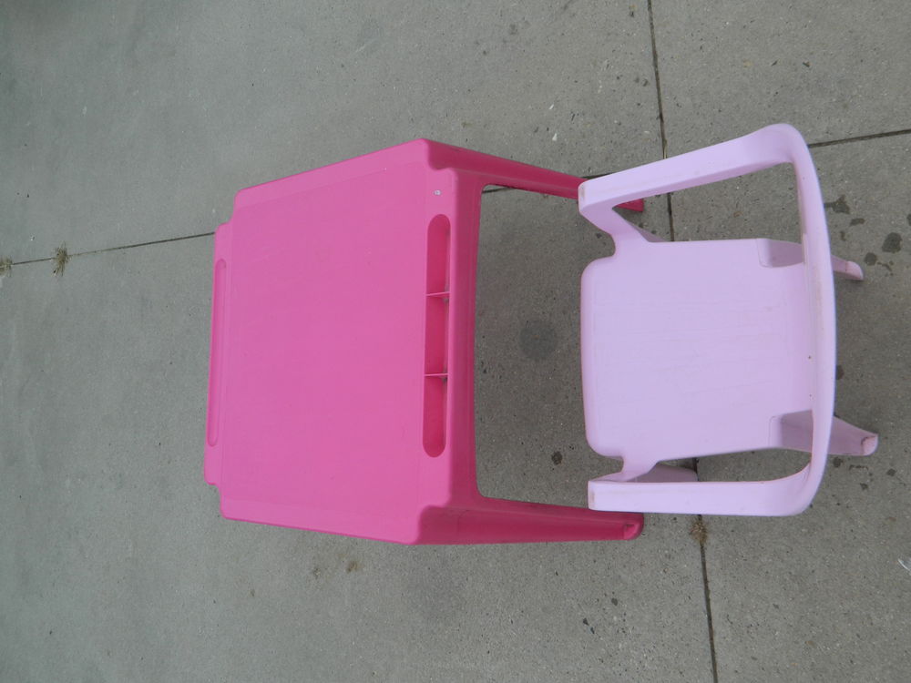 BUREAU ENFANT - TRES BON ETAT 15 Englebelmer (80)