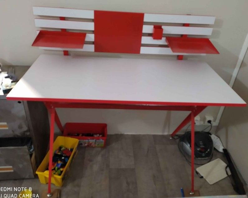 bureau enfant 40 Beaucaire (30)