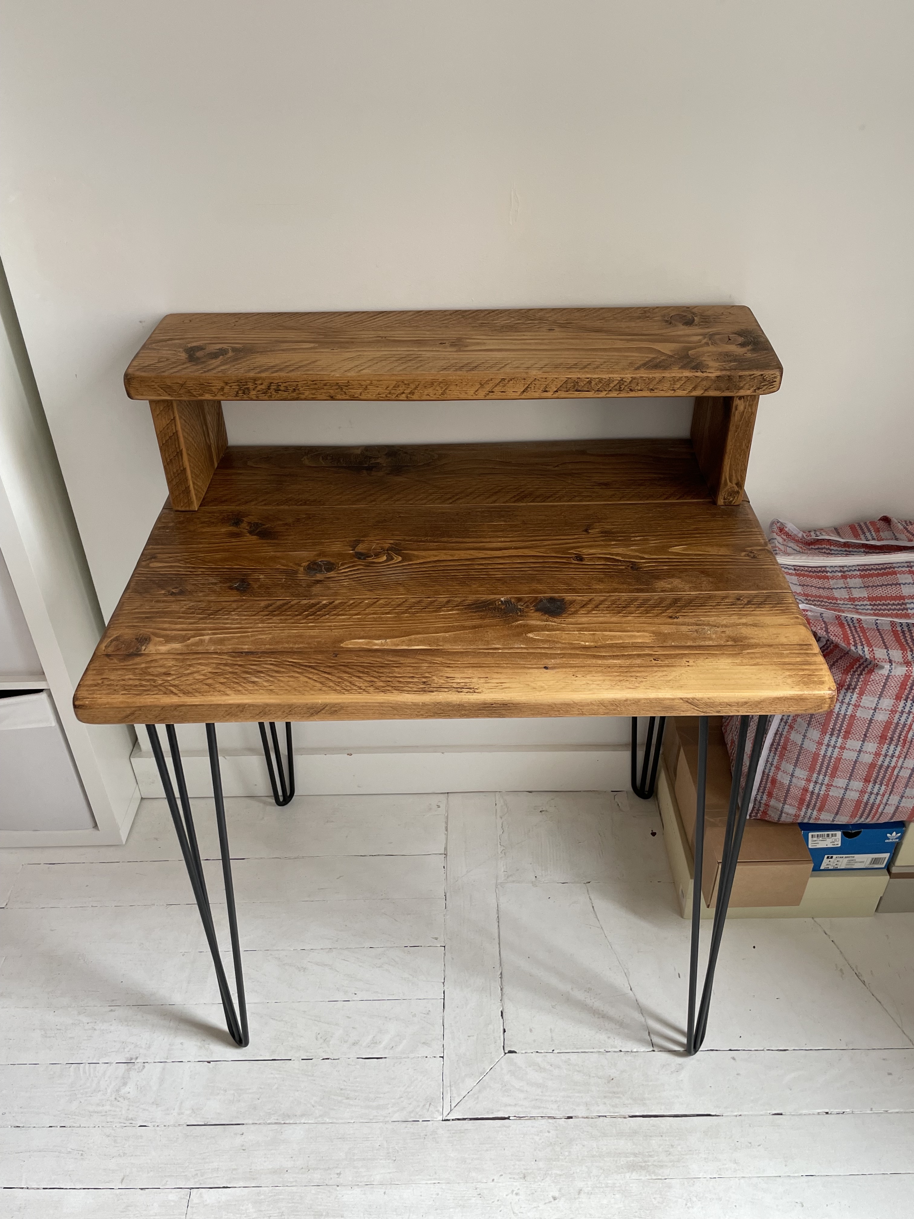 Bureau � �tag�re, en bois et m�tal 80 Malakoff (92)