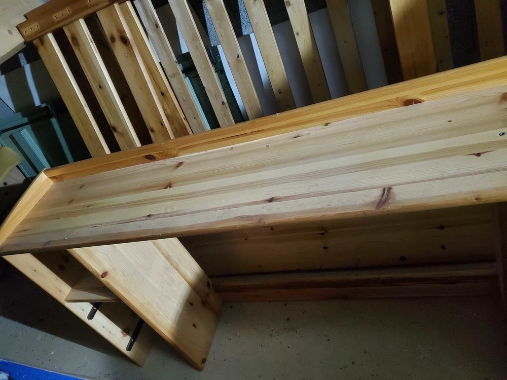 lit +bureau +�tag�re 80 La Garnache (85)