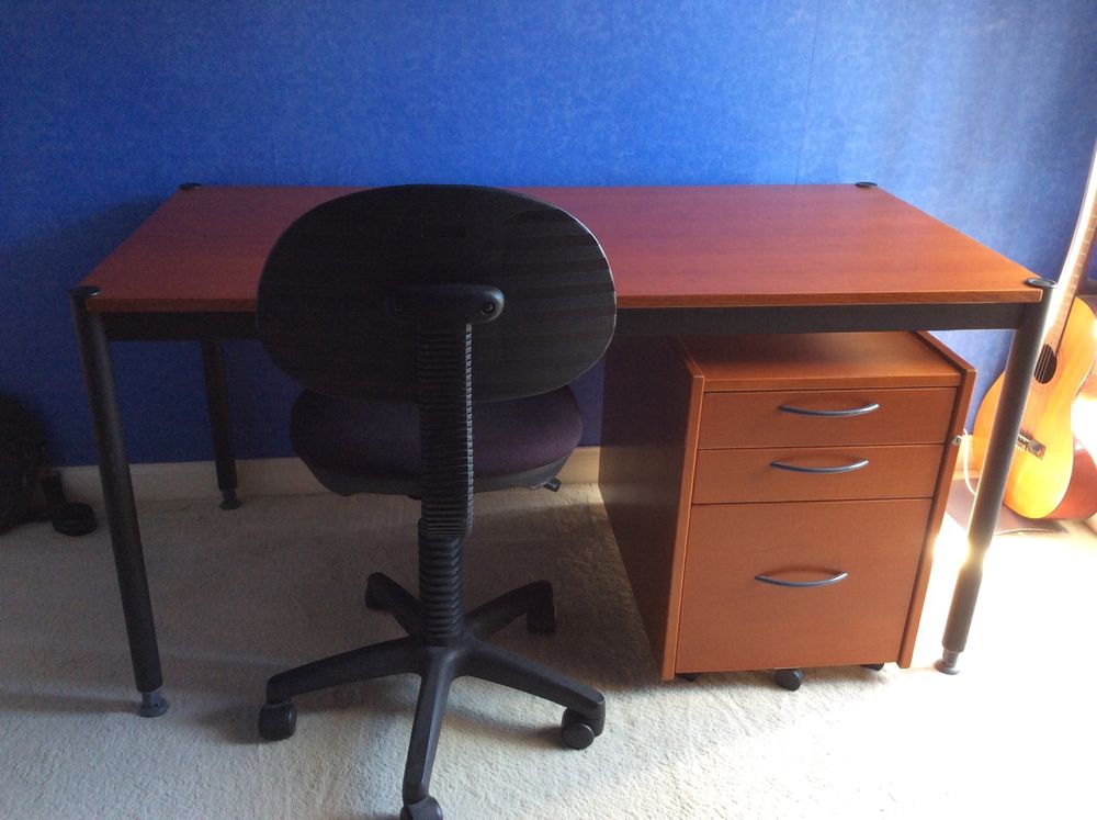 bureau et fauteuil 110 Malay-le-Grand (89)
