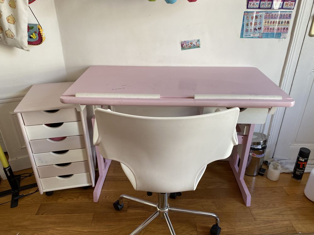 Bureau (fille ) r�glable 60 Paris 19 (75)