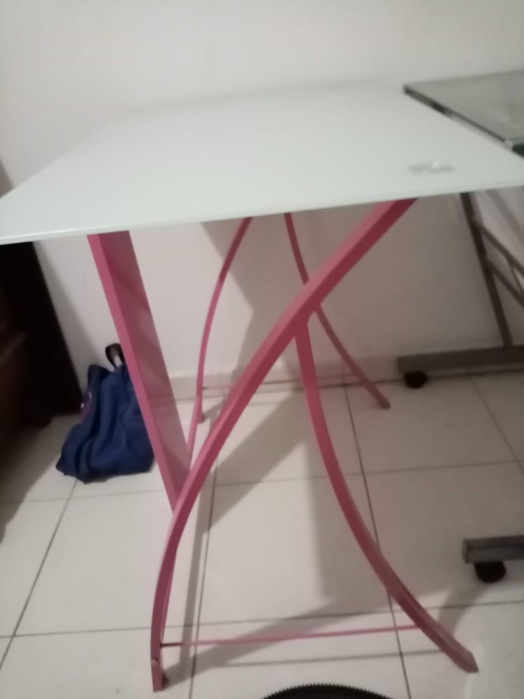 bureau de fille rose dessus en verre 8 11ans 10 Baillargues (34)