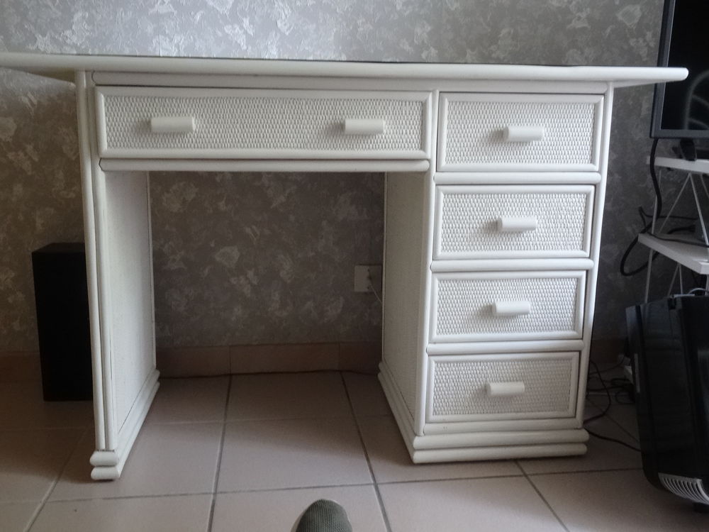 bureau fille 60 Artiguelouve (64)