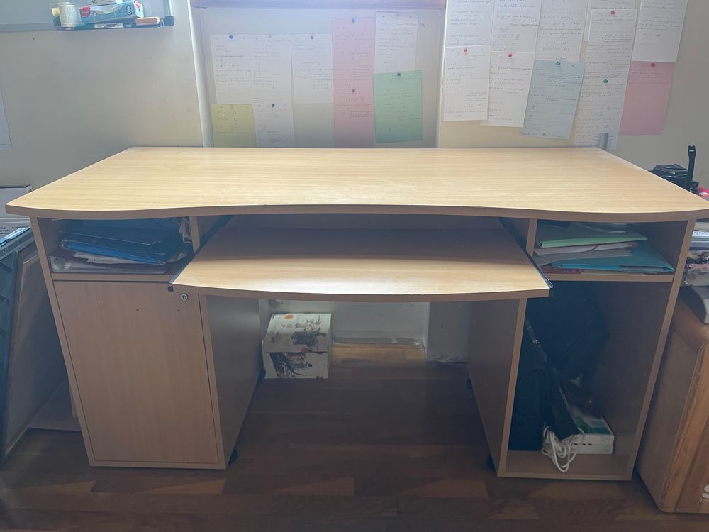 : Bureau fonctionnel avec rangements 0 Tousson (77)