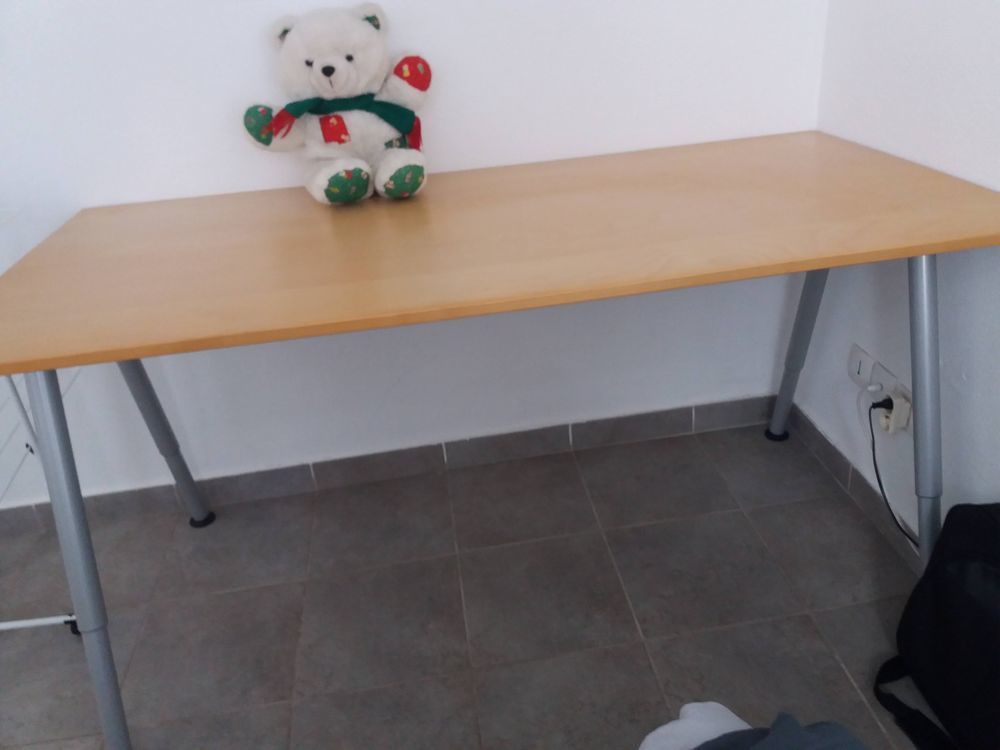 bureau  IKEA plus accessoires pour meuble Ikea 115 Montclar (04)